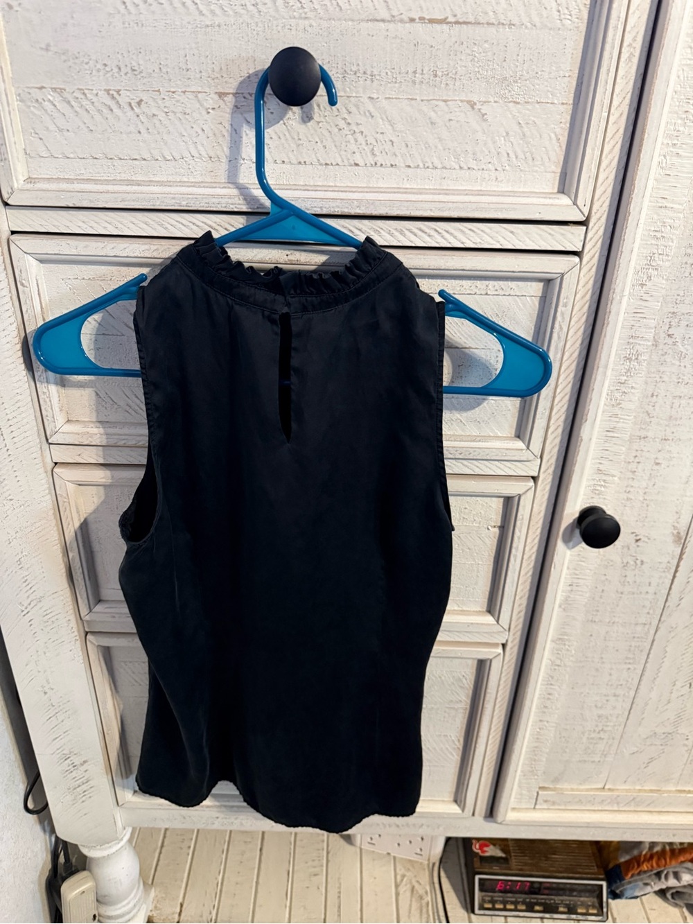 Ann Taylor Black Sleeveless Ruffle-Neck Top